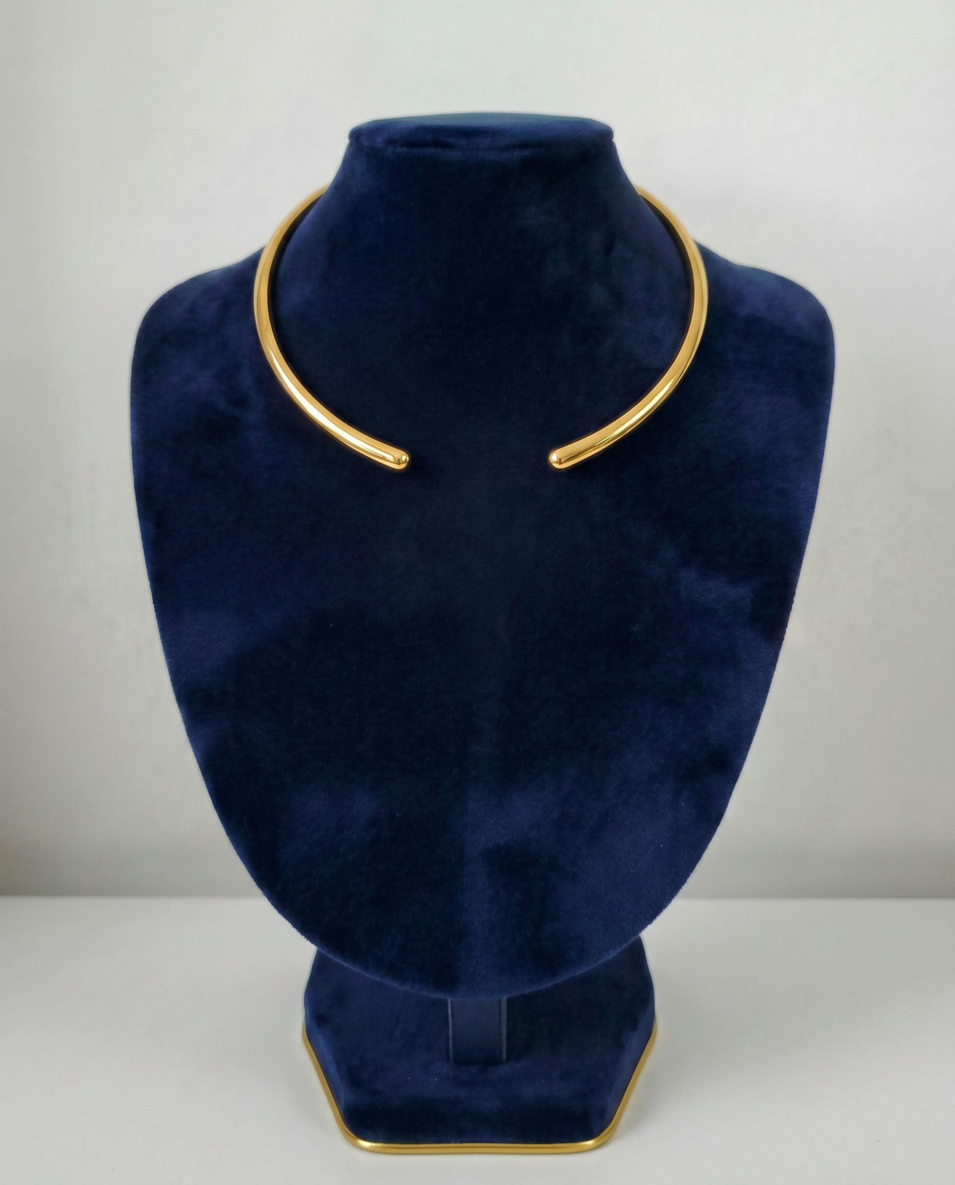 The Arc Collar Necklace